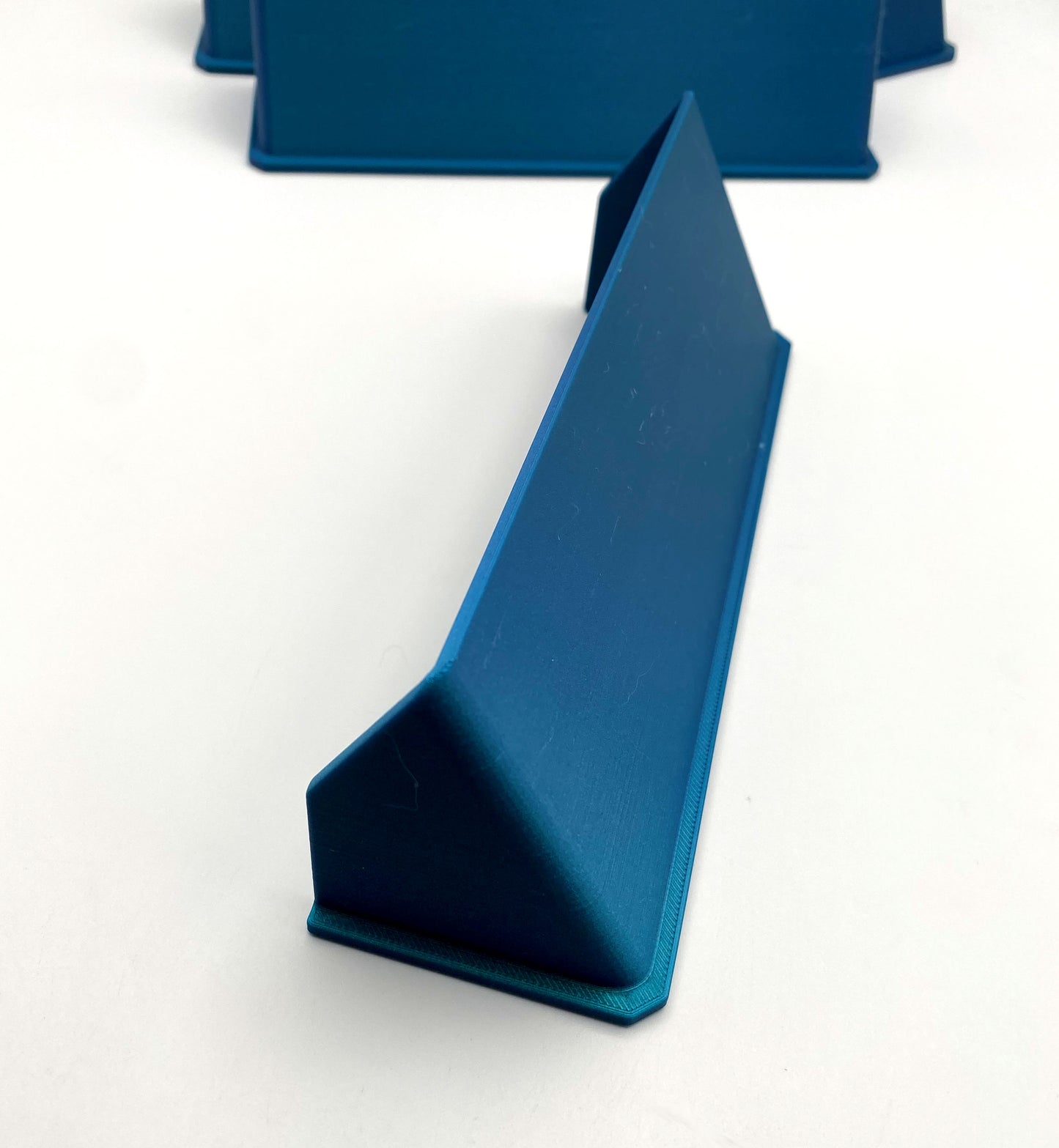 Screen Blinders designed for the Infinity Game Table. Hide your hand from other players utilizing this spectacular Screen Blocker.