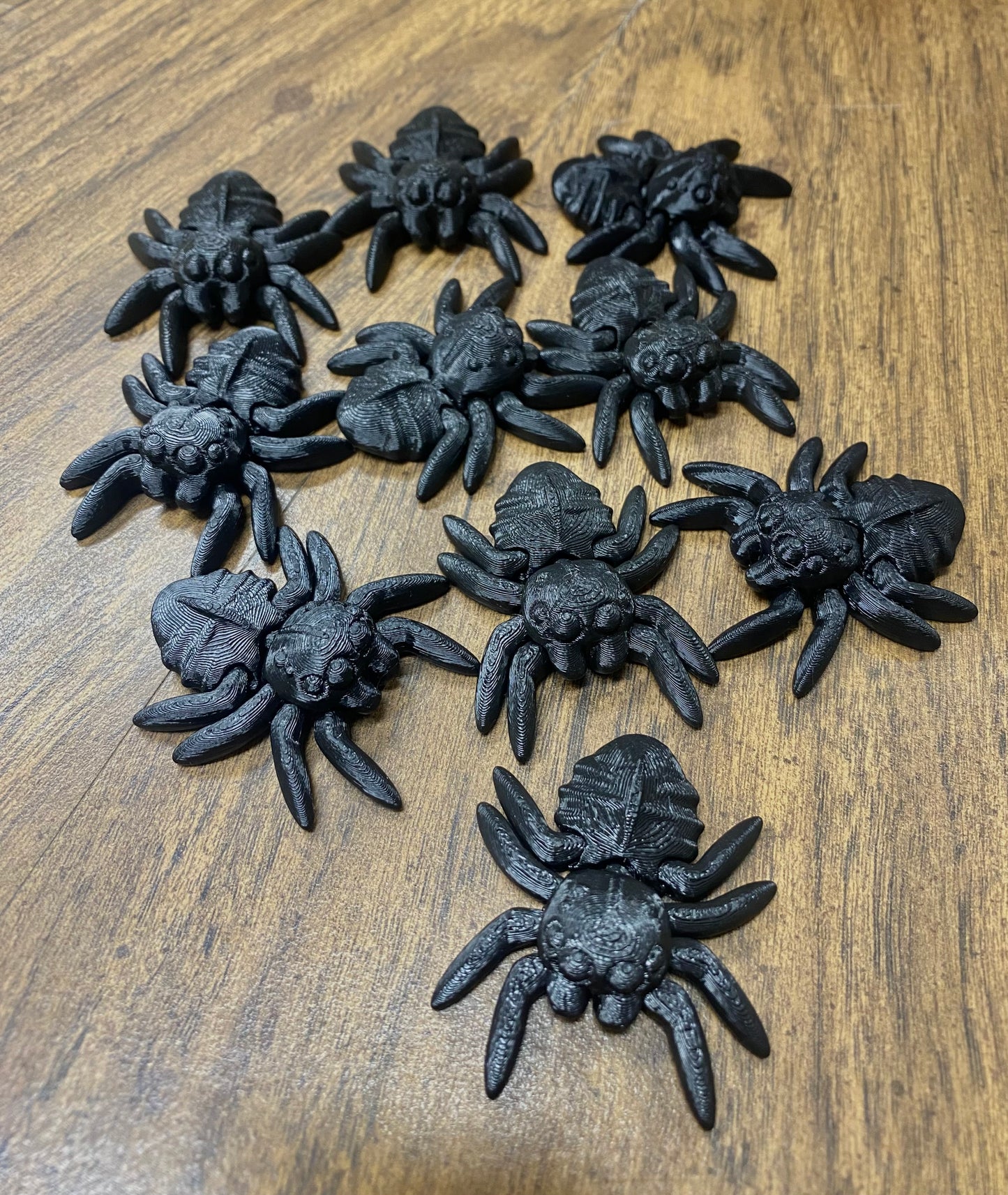 🕷️Articulated Fidget Spider | Tiny Moving 3D Printed Spider Toy - Spooky Cute Halloween Decor & Prank (Black, Brown, Gray, Light Purple, Pink)