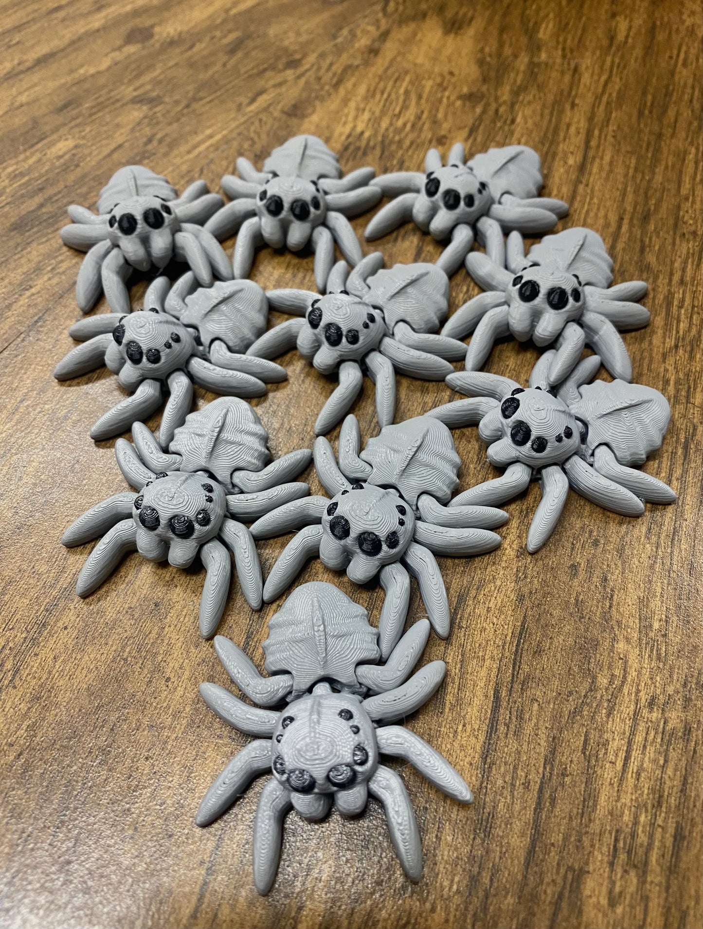 🕷️Articulated Fidget Spider | Tiny Moving 3D Printed Spider Toy - Spooky Cute Halloween Decor & Prank (Black, Brown, Gray, Light Purple, Pink)