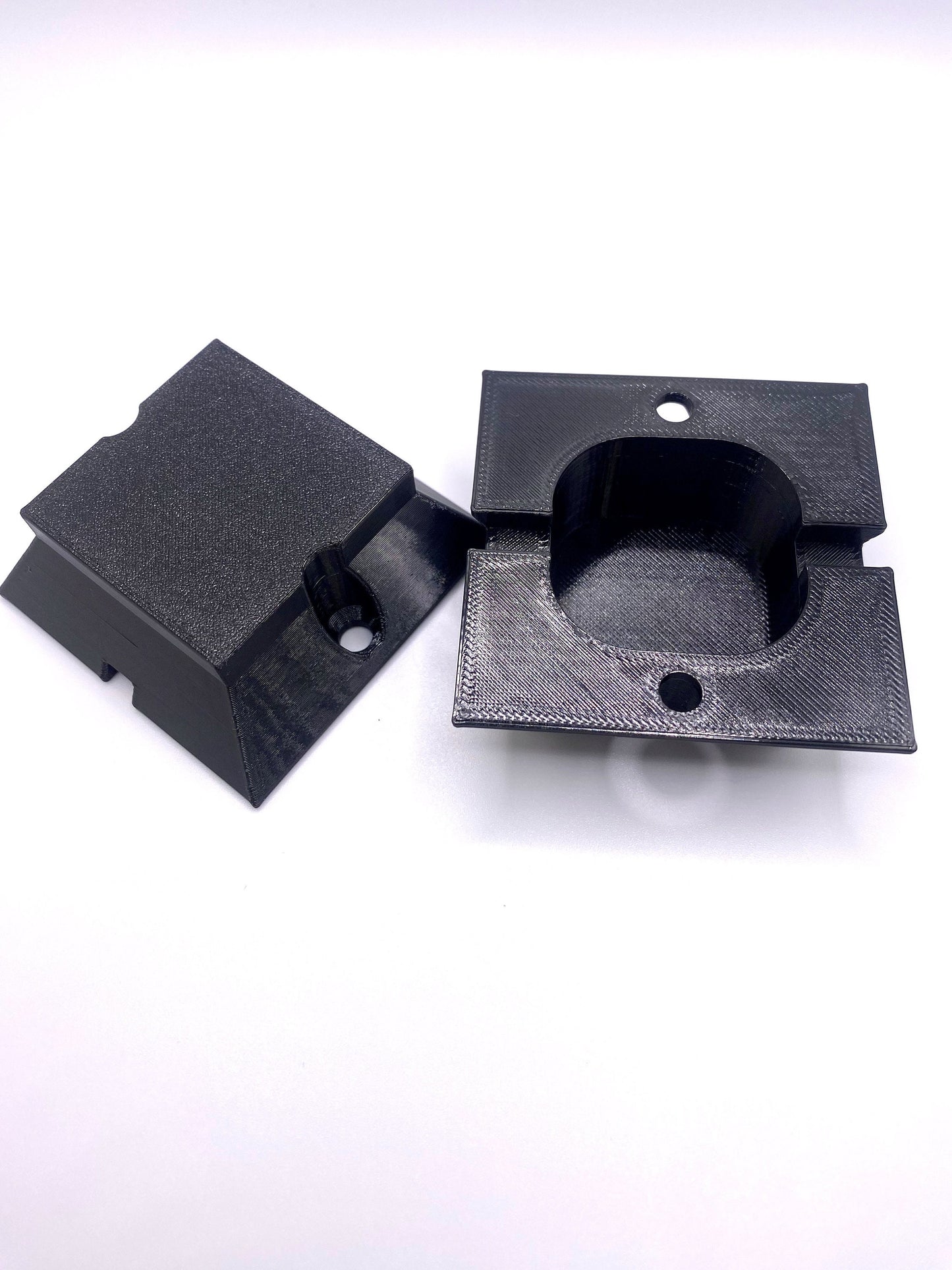 Black-Out Permanent Light Mounting Bracket designed for the Govee PRO (H706) models. Made with PETG Filament.