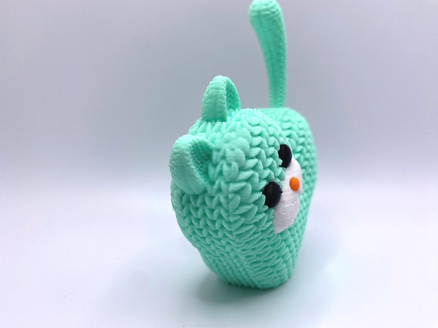 Knitted Heart Kitten Figurine. 3D Printed Kitten Figurine perfect for Valentine's Day. Cute Heart Shaped Kitten Figurine.